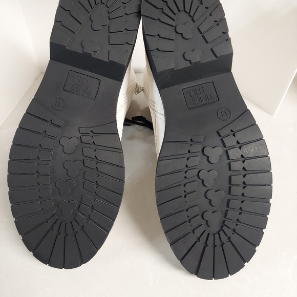 Lady's Boots - Picture 6 of 9